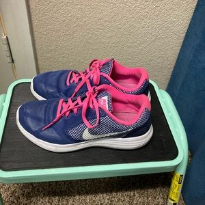 Women’s Nike size 8.5 slightly worn